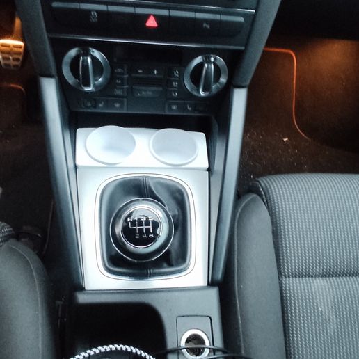 Audi A3 8P Uyumlu Su Bardağı Tutucu