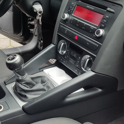 Audi A3 8P Uyumlu Su Bardağı Tutucu