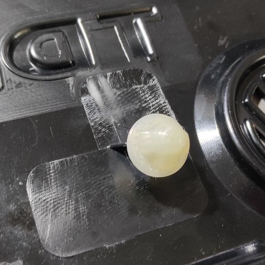 GMC Uyumlu Motor Kapağı Lastik Yuvaları