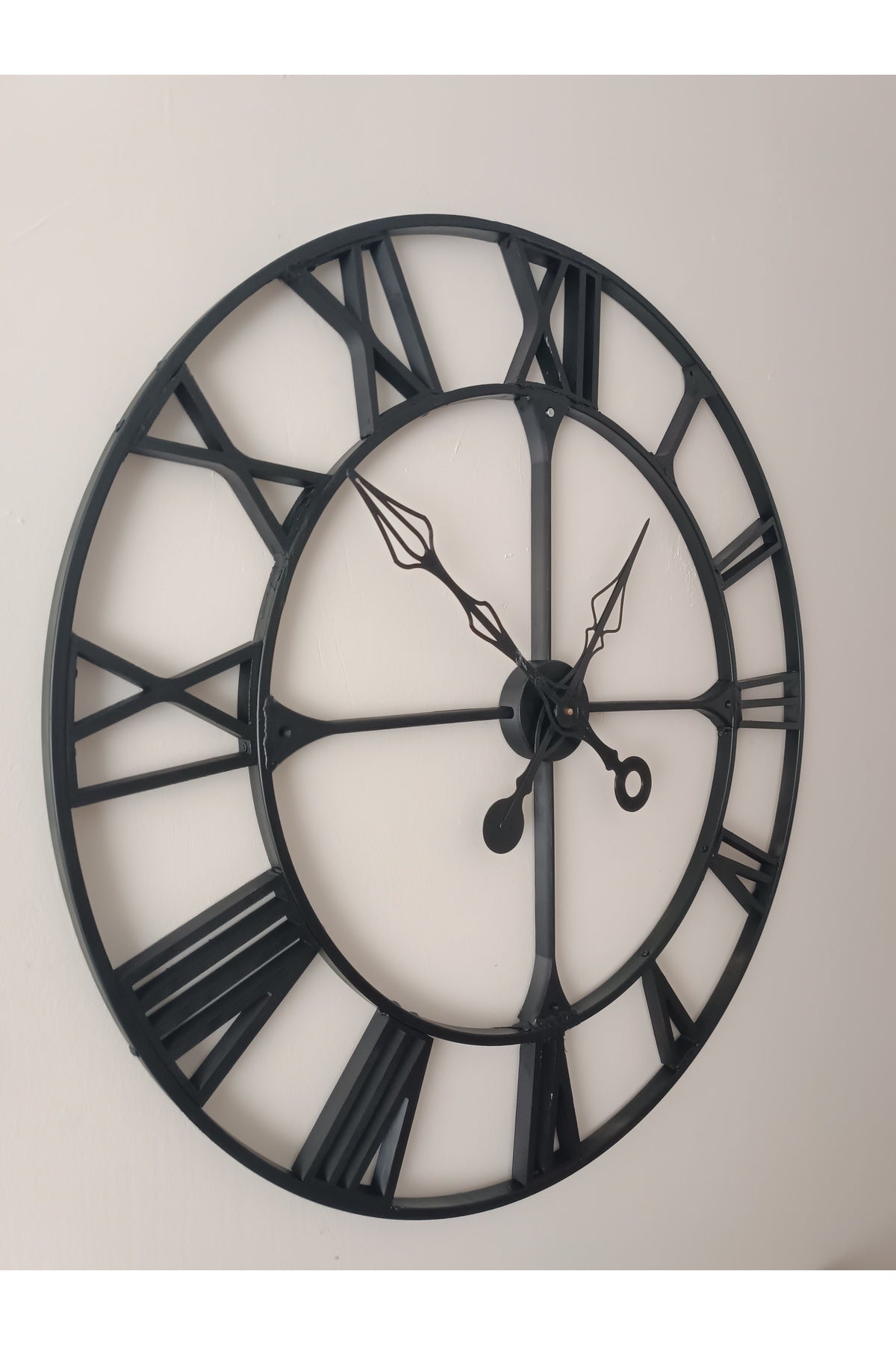 Büyük Boy Roman Rakamlı Metal Duvar Saati 90x90 Cm