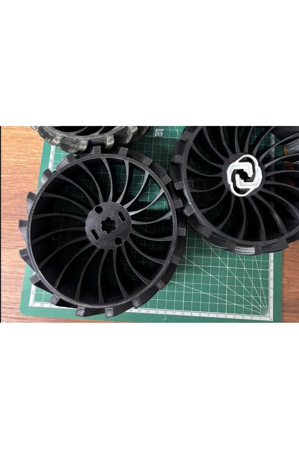 Robomov lawnmower wheel and clip
