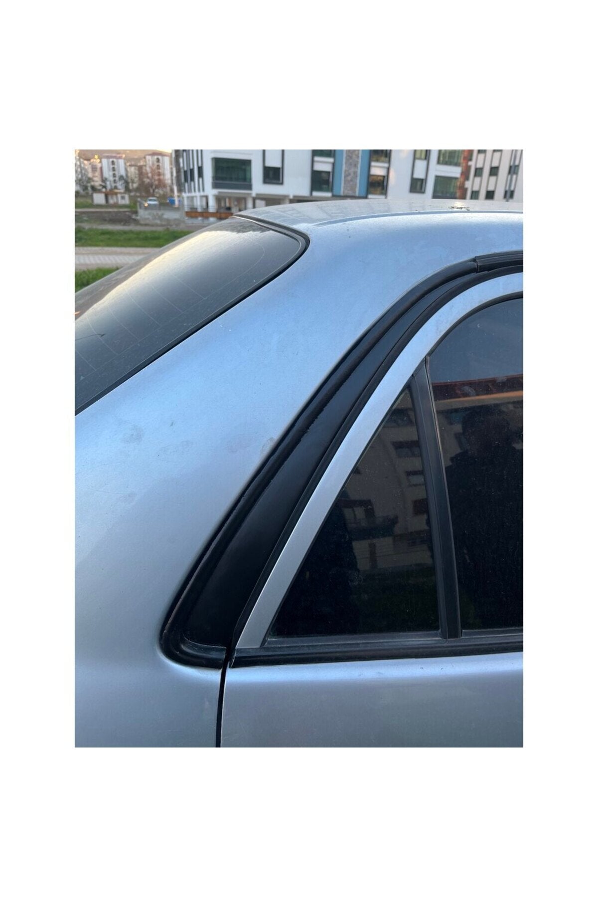 Toyota Corolla 99-02 Arka Çamurluk Çıtası
