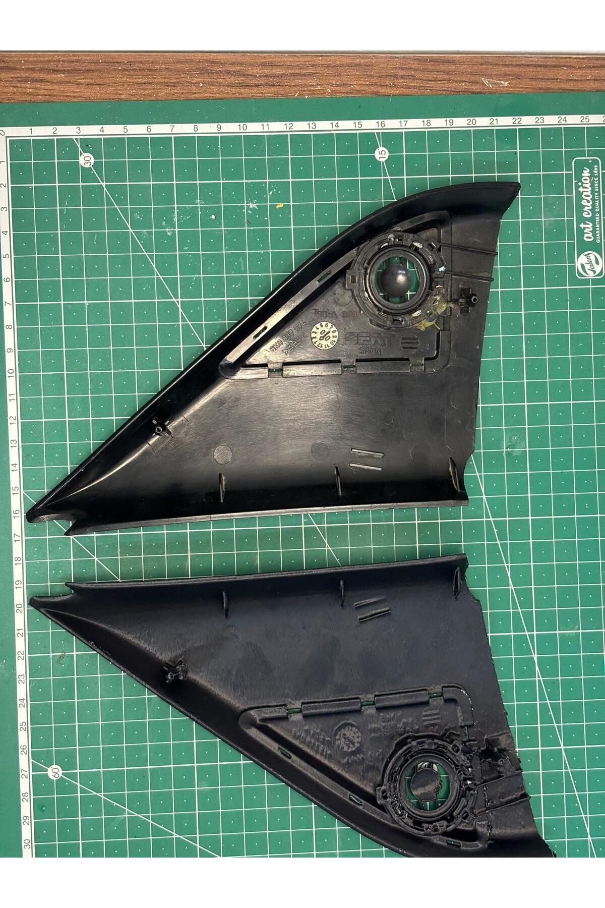 Seat Ibiza (99-02) speaker cover (radio)
