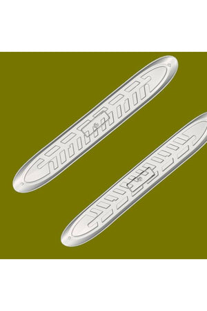 Left+right piece placed on the car sill