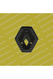 Renault Clio 2, Thalia, Kangoo logo altındaki plastik montaj