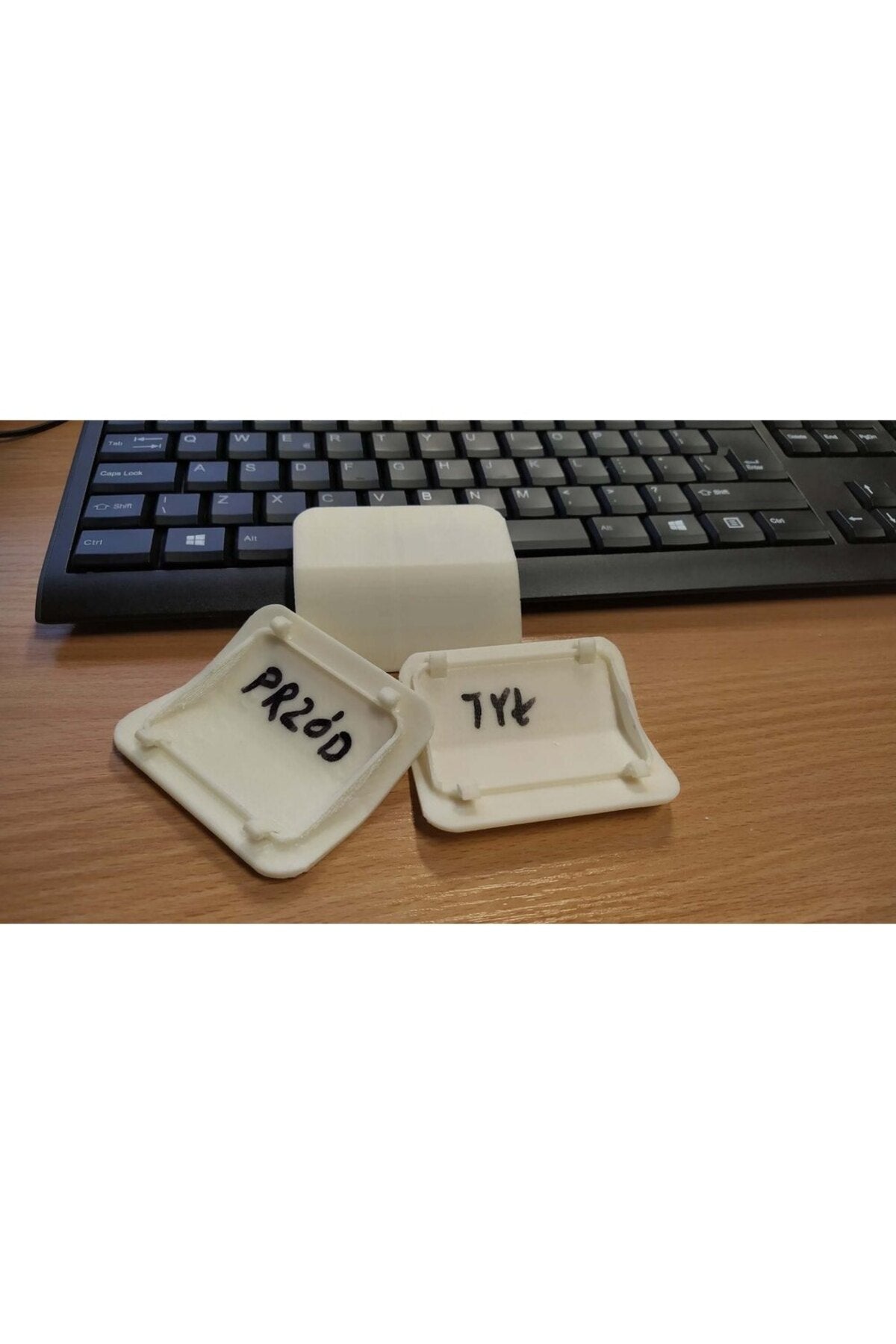 Mercedes W208 Marşpiyel kapağı