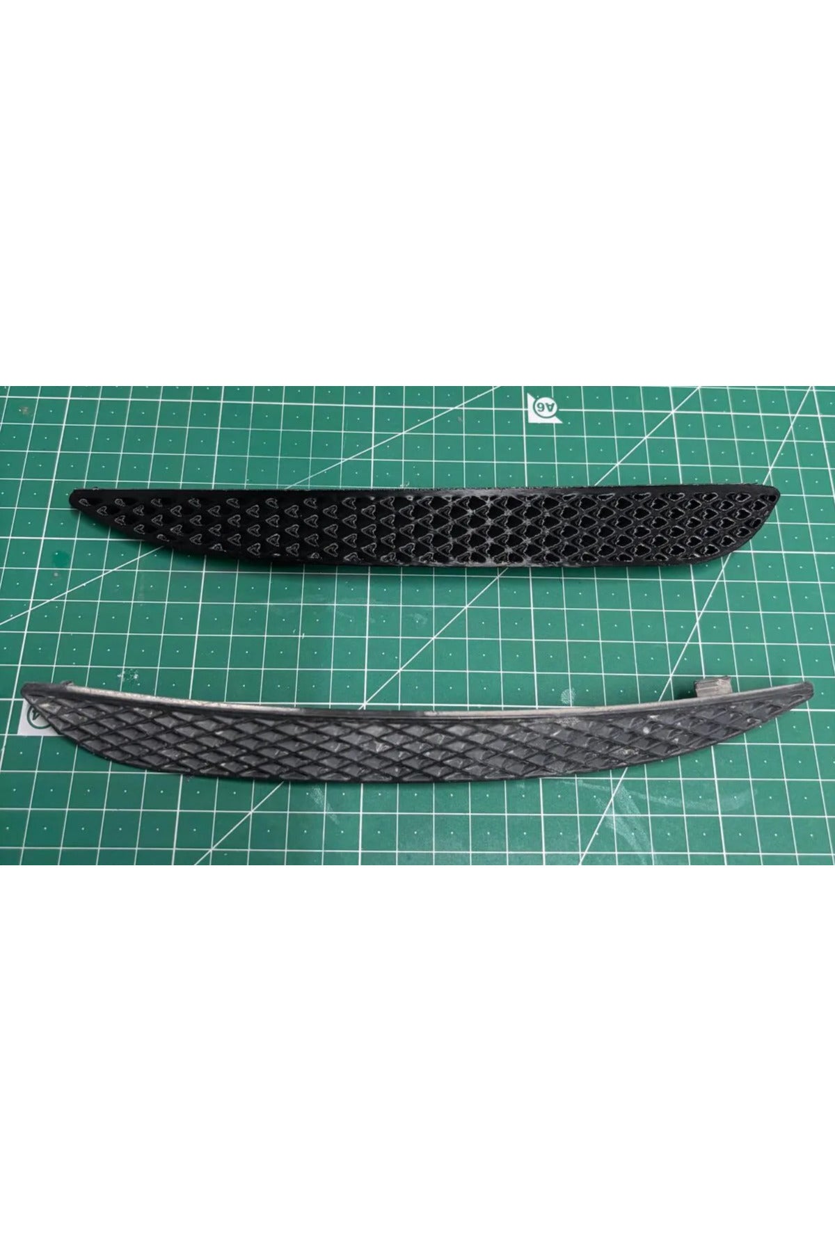 Ford Kuga far ızgarasının altında