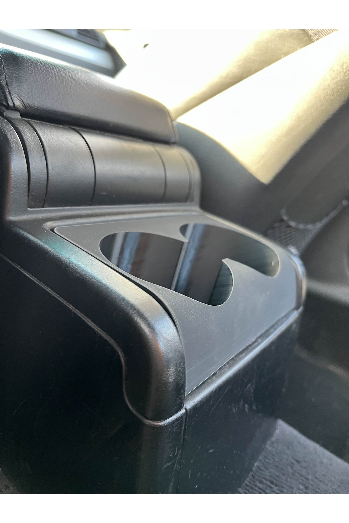 BMW E46 uyumlu arka küllük bardaklığı (siyah)