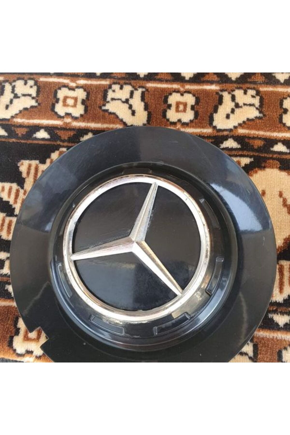 Mercedes hubcaps