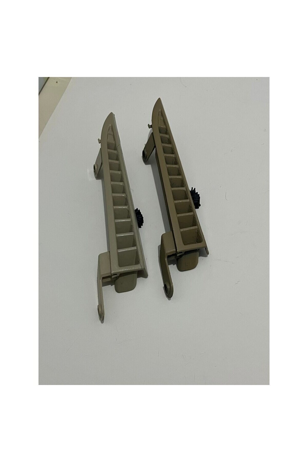 Bmw e63-64 Kasa Cam Kenarı Izgarası Sol Şoför Tarafı