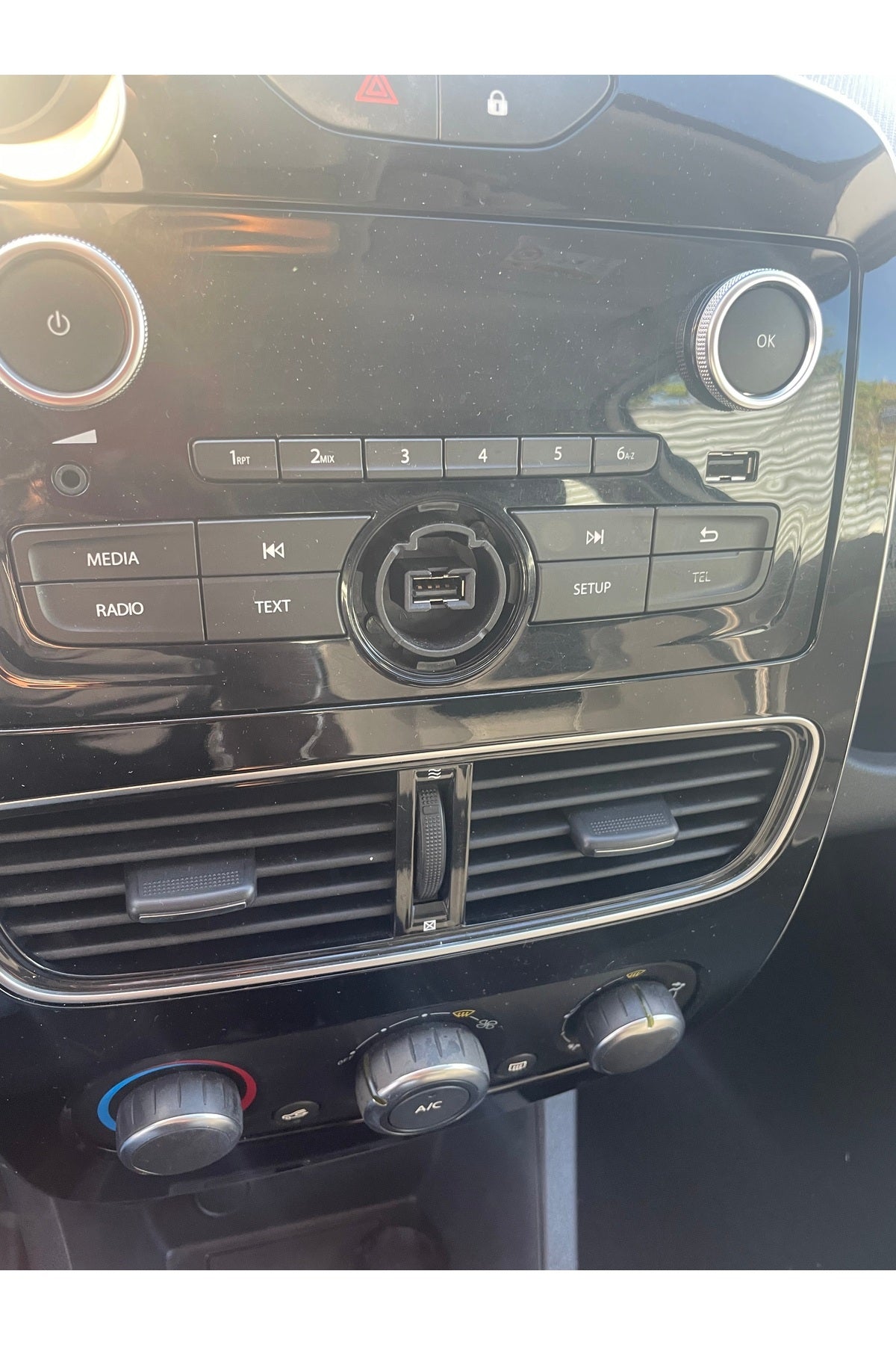 Capuchon USB, Renault Clio 4 için - Renault Clio 4 için USB Kapağı