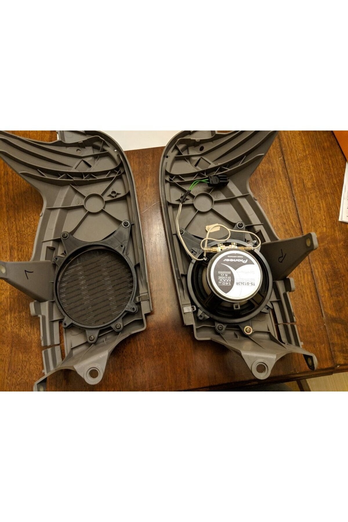 Bmw E36 Compact Hoparlör Sabitleme Aparatı