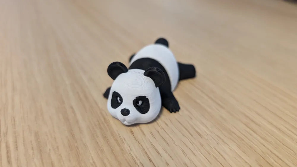 Eklemli Panda Figürü – Esnek 3D Baskılı Anahtarlık
