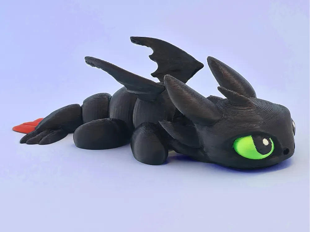 Büyük Eklemli Kara Ejderha Figürü – Esnek 3D Baskılı