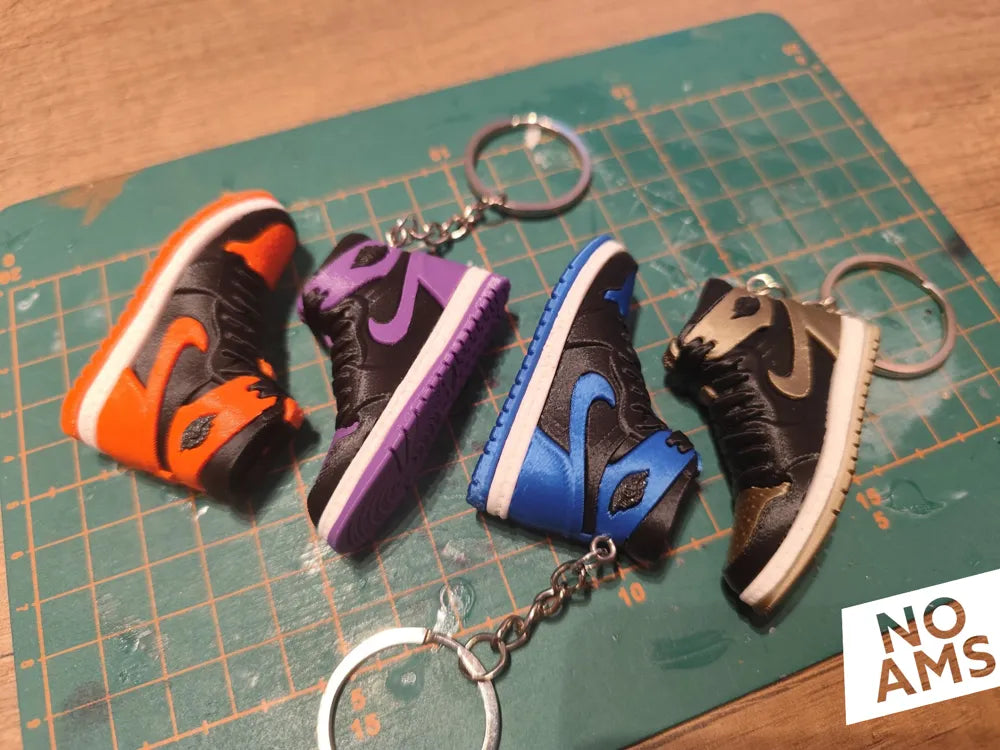 Mini Spor Ayakkabı Anahtarlık (Yeni Versiyon) – 3D Baskılı