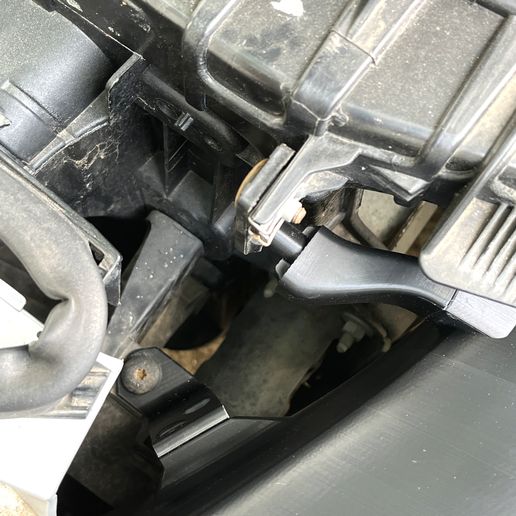 BMW E81 Uyumlu Hava Girişi Parçası