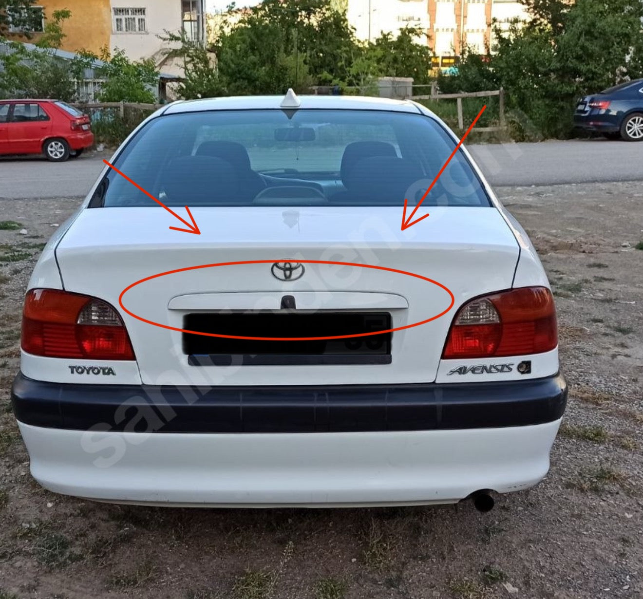 Toyota Avensis Uyumlu Bagaj Kapağı
