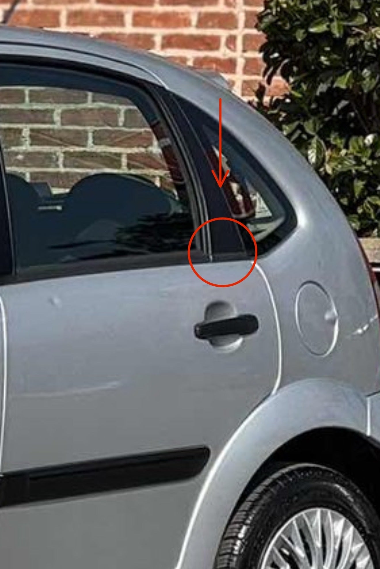 Citroen C3 Uyumlu Arka Kapı Orta Direk Kaplaması