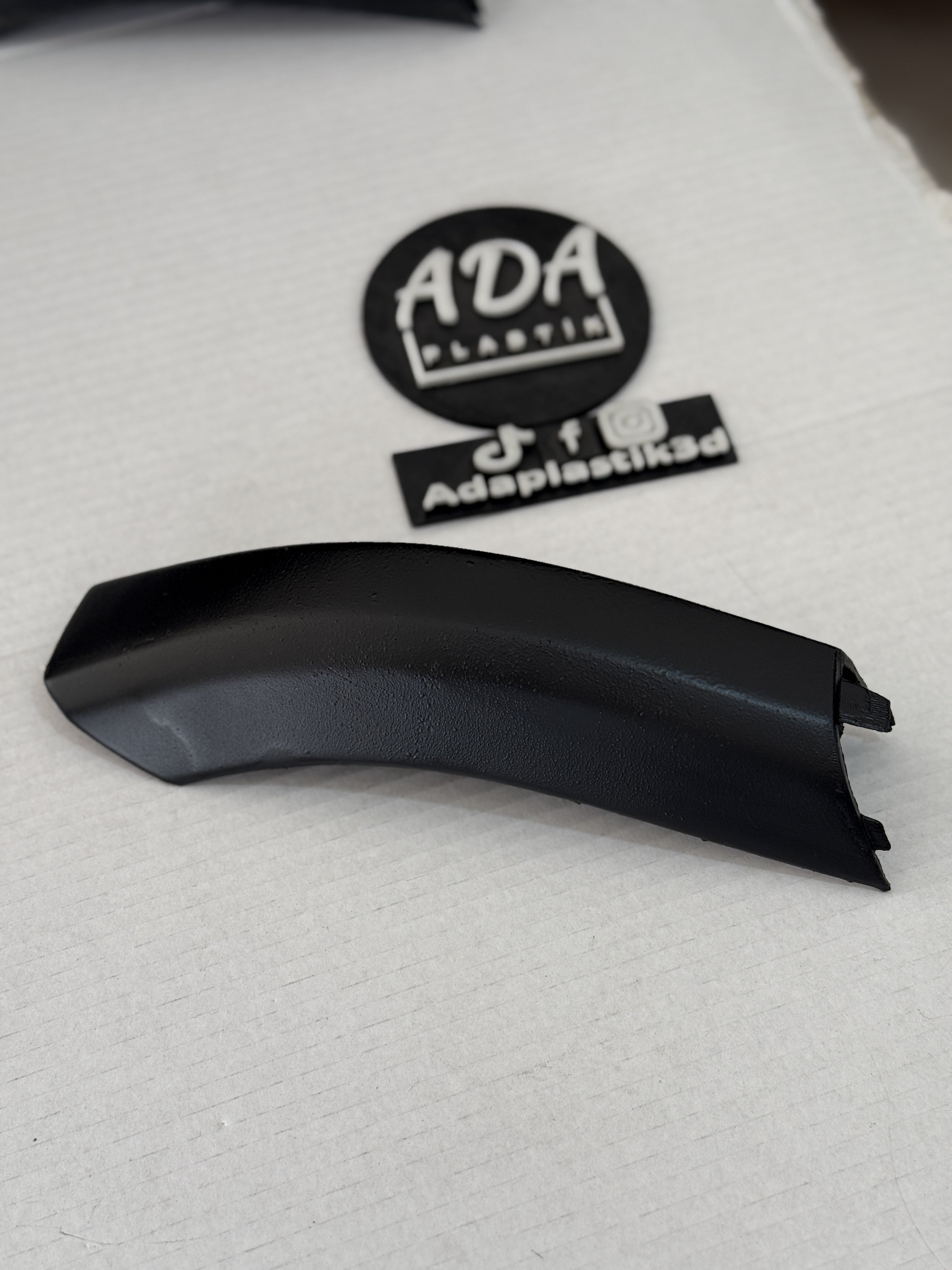 Dacia Duster Tavan Uyumlu Çıtası Arka Kapağı