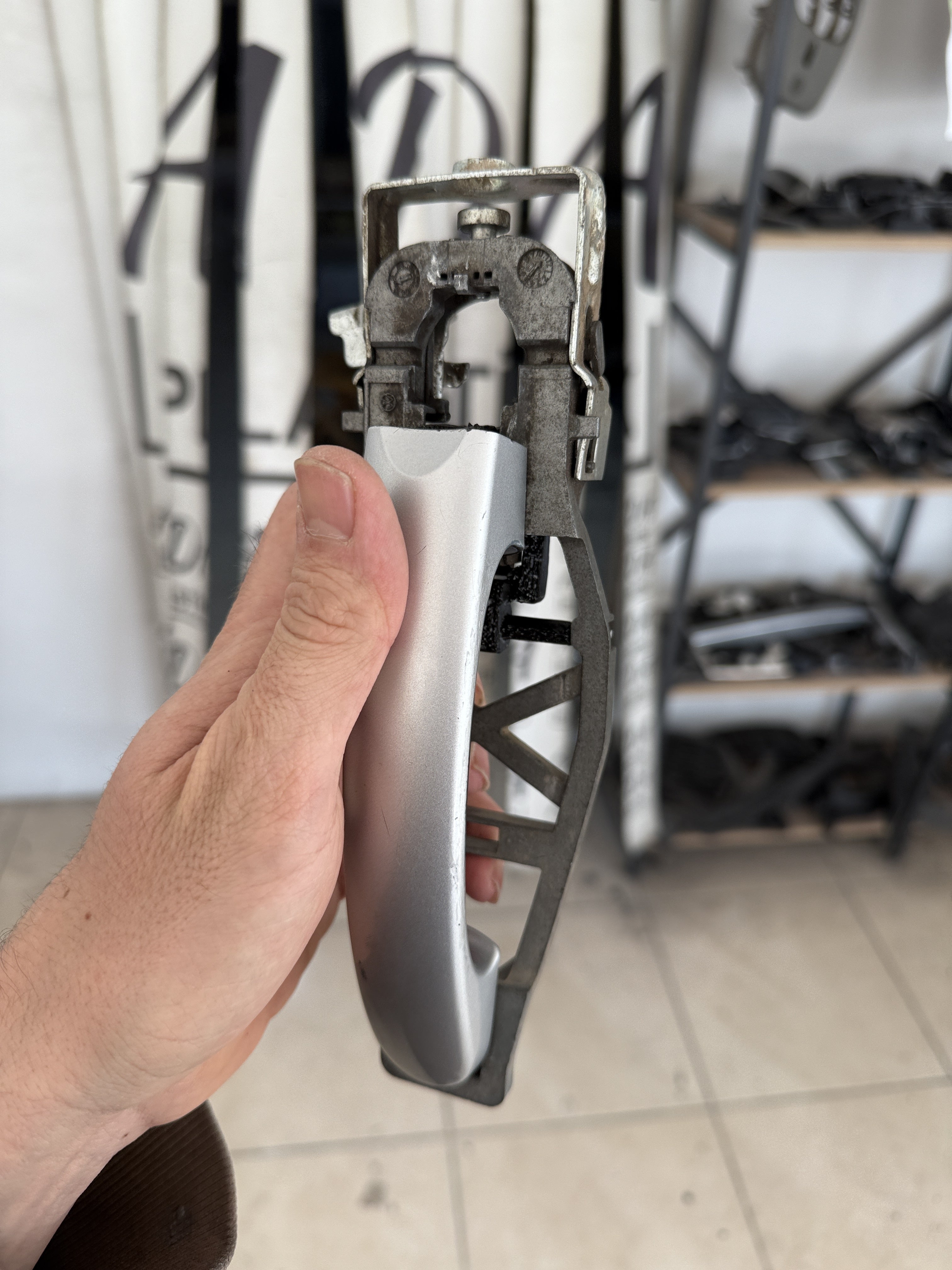 Volkswagen Transporter Part Uyumlu Kapı Kolu Parçası
