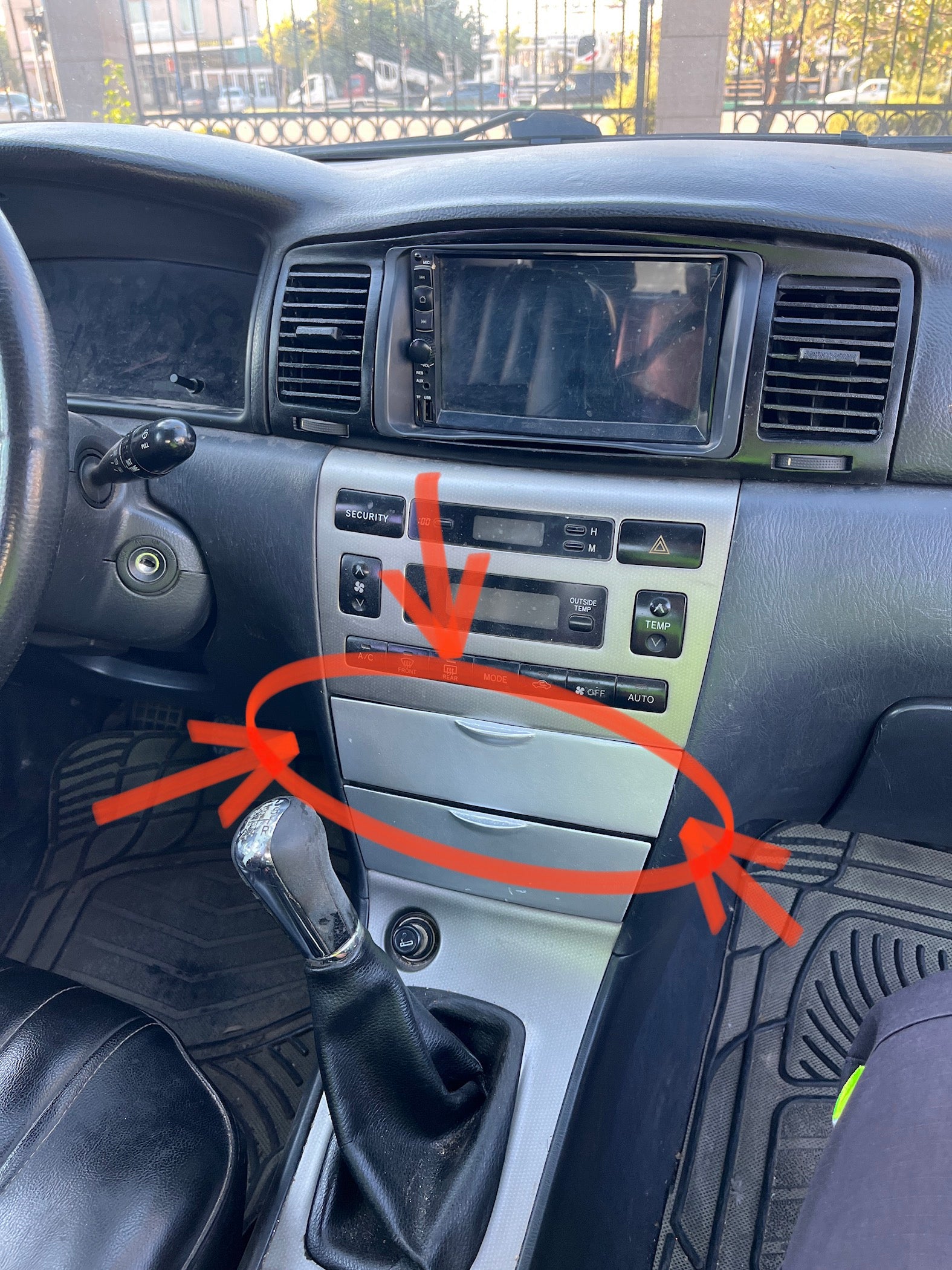 Toyota Corolla Uyumlu Üst Cep Kapağı