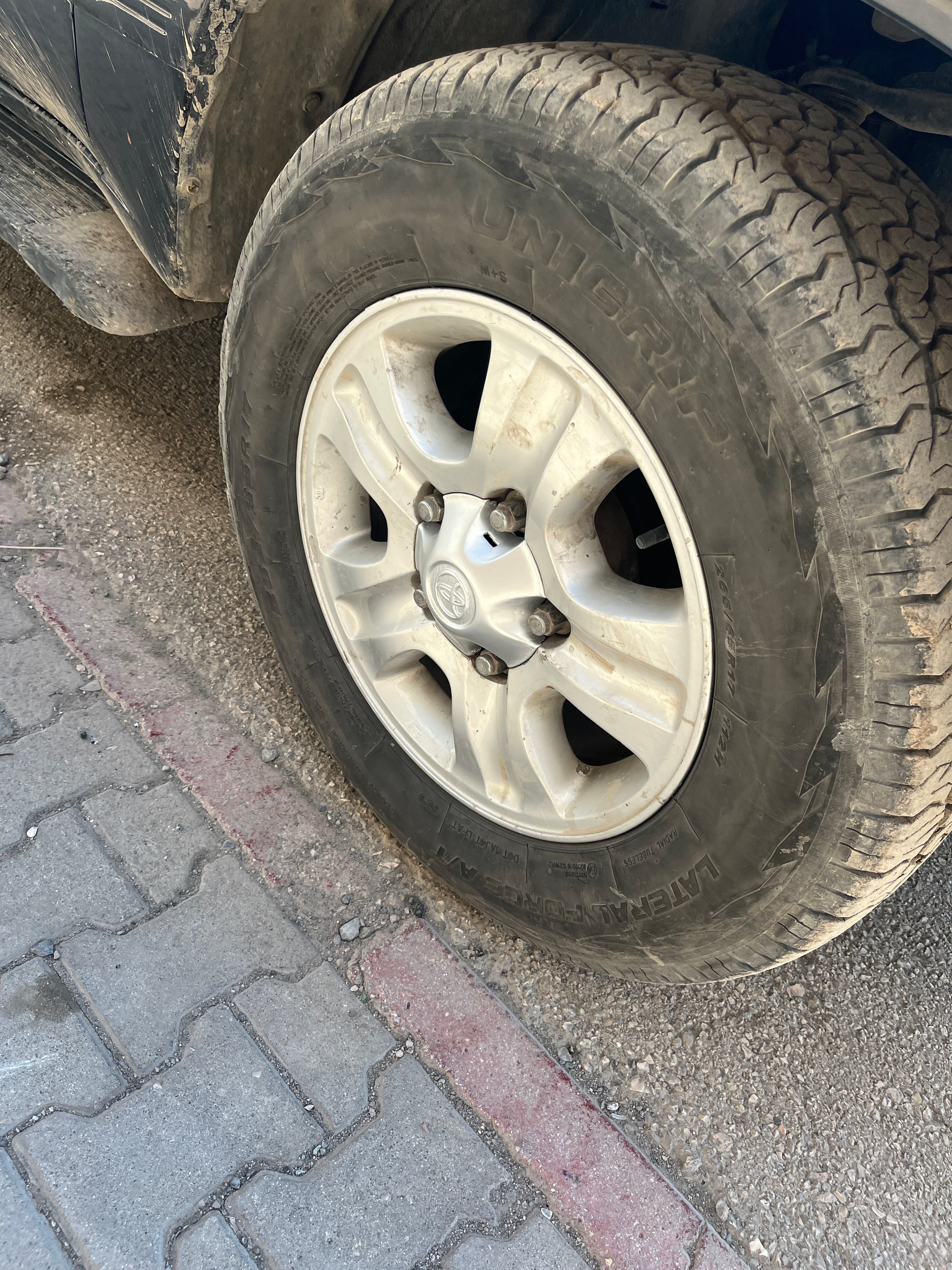 Toyota Land Cruiser Jant Uyumlu Göbeği