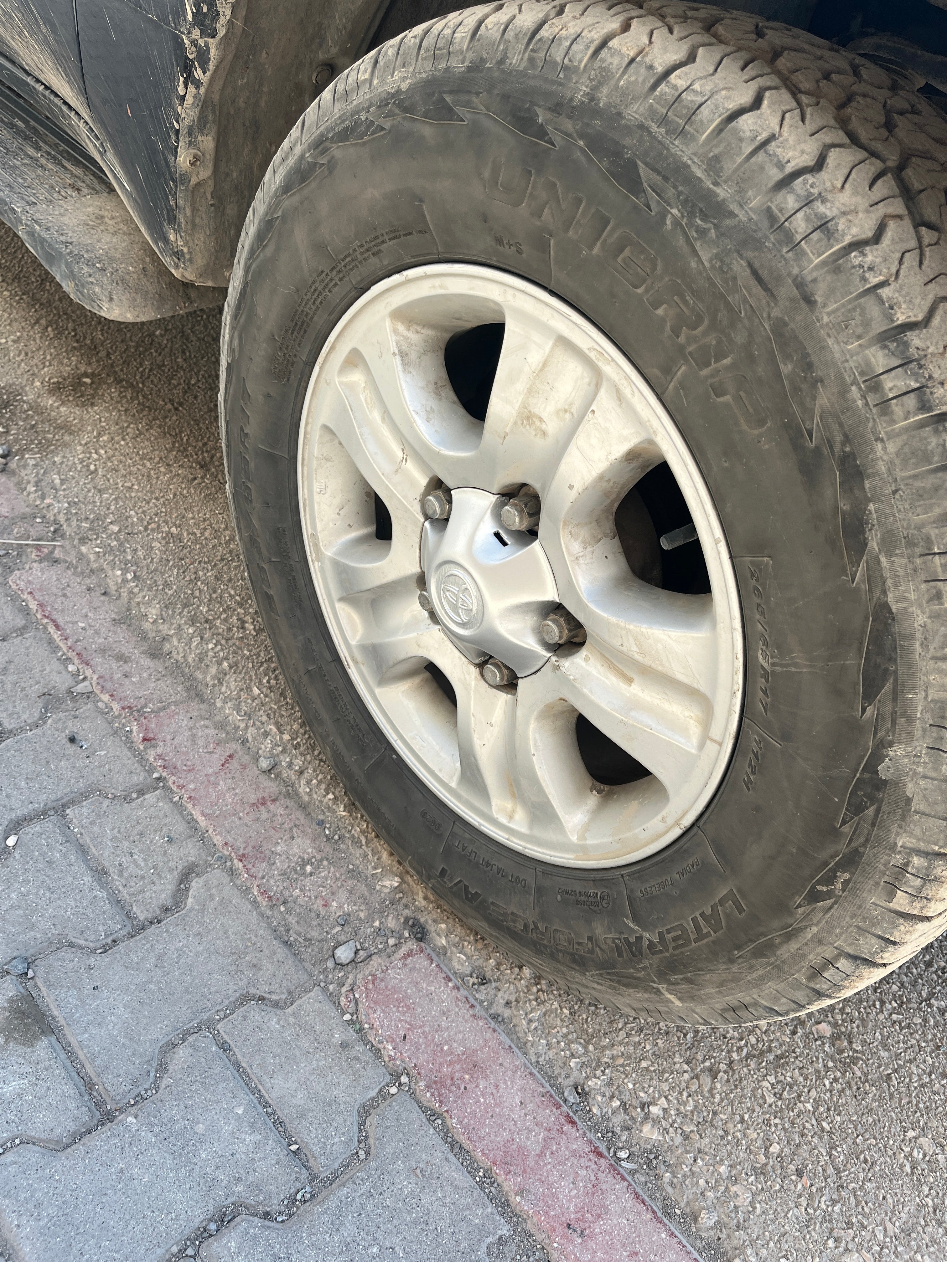Toyota Land Cruiser Jant Uyumlu Göbeği
