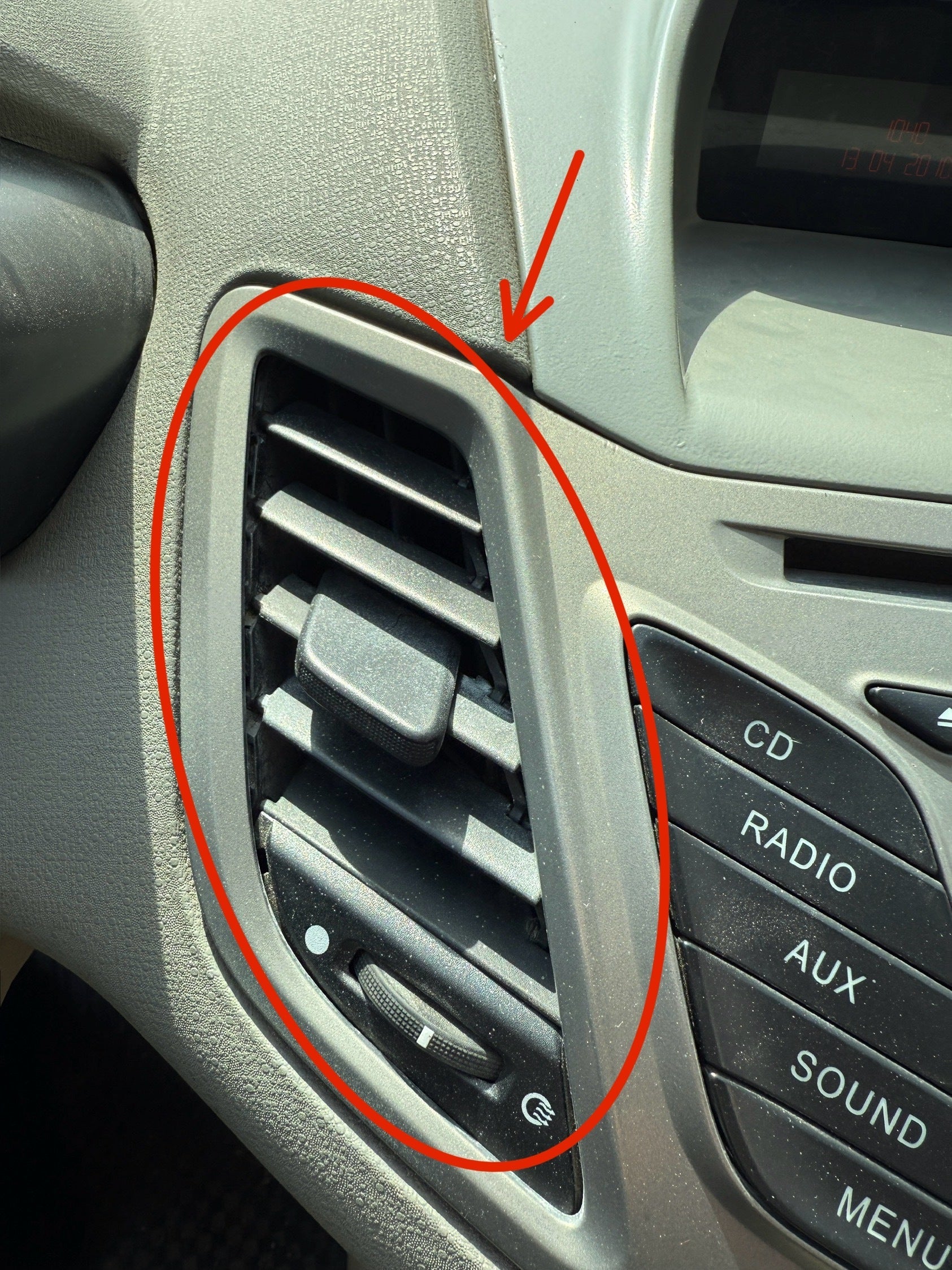 Ford Fiesta Uyumlu Center Izgarası