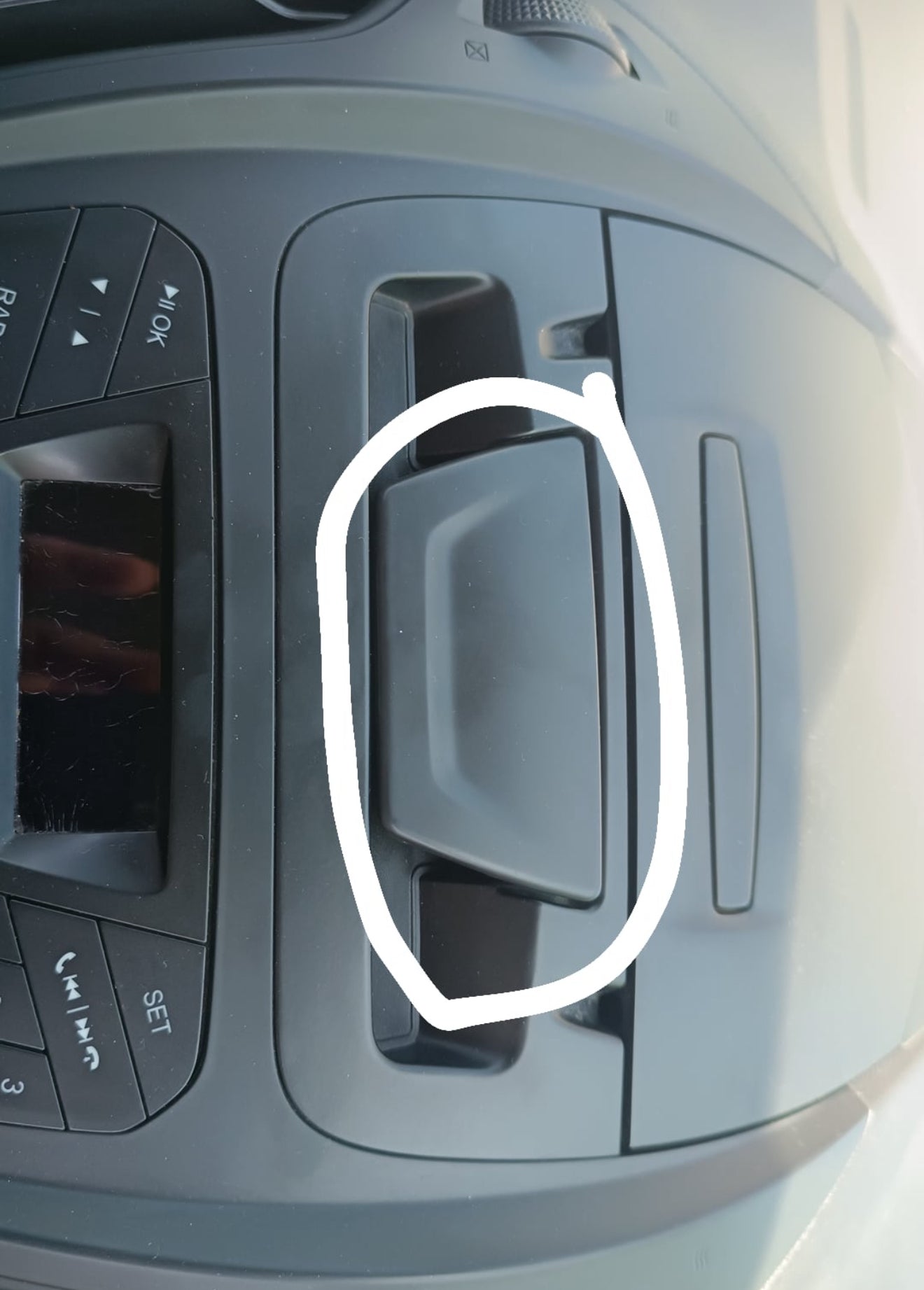 Ford Tourneo Courier Uyumlu Radio Multimedia Radyo Multimedya Kapağı