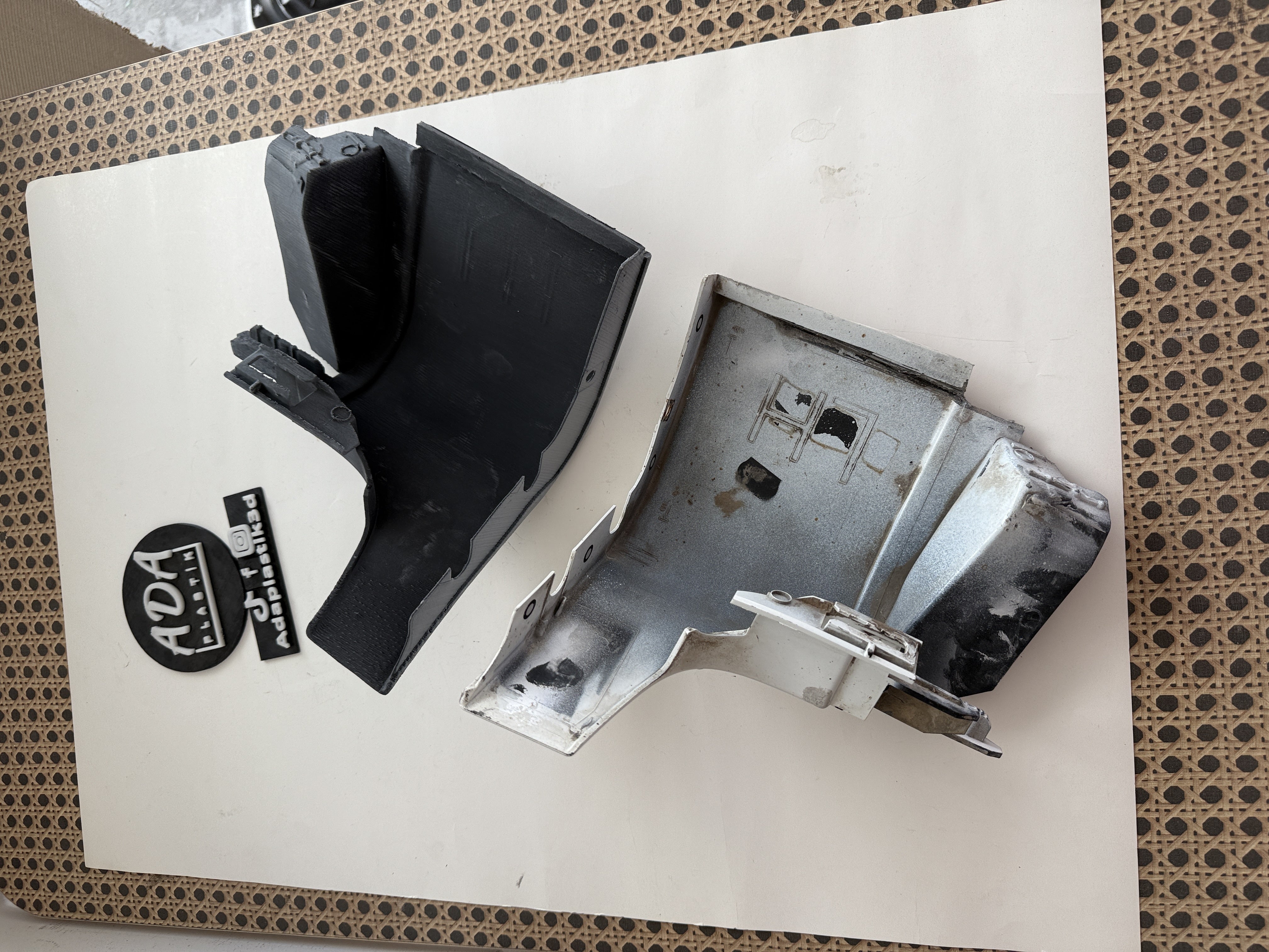 Volvo XC60 Uyumlu Çamurluk Köşe Kapağı (Sol)