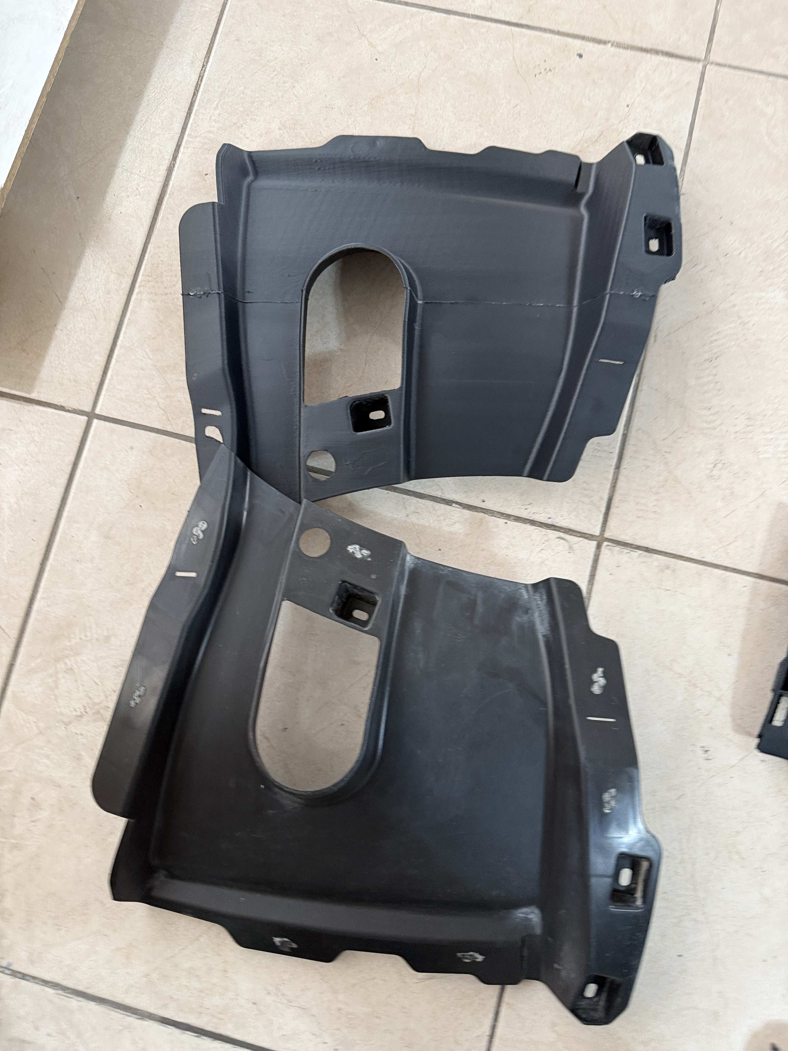 Volkswagen Multivan T7 Caravelle Uyumlu Corner Ön Tampon Köşe Çıtası