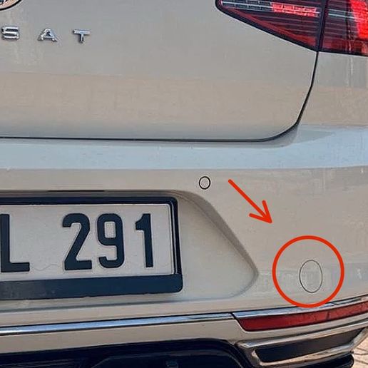 Volkswagen Passat B8 Uyumlu Arka Bumper Çekme Kapağı