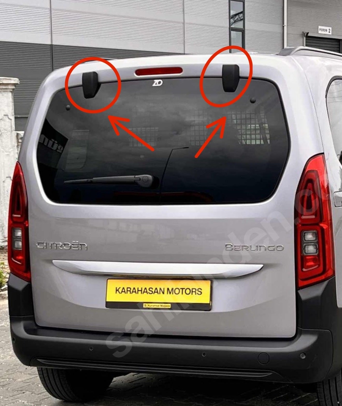 Citroen Berlingo Uyumlu Arka Bagaj Menteşe Kapağı