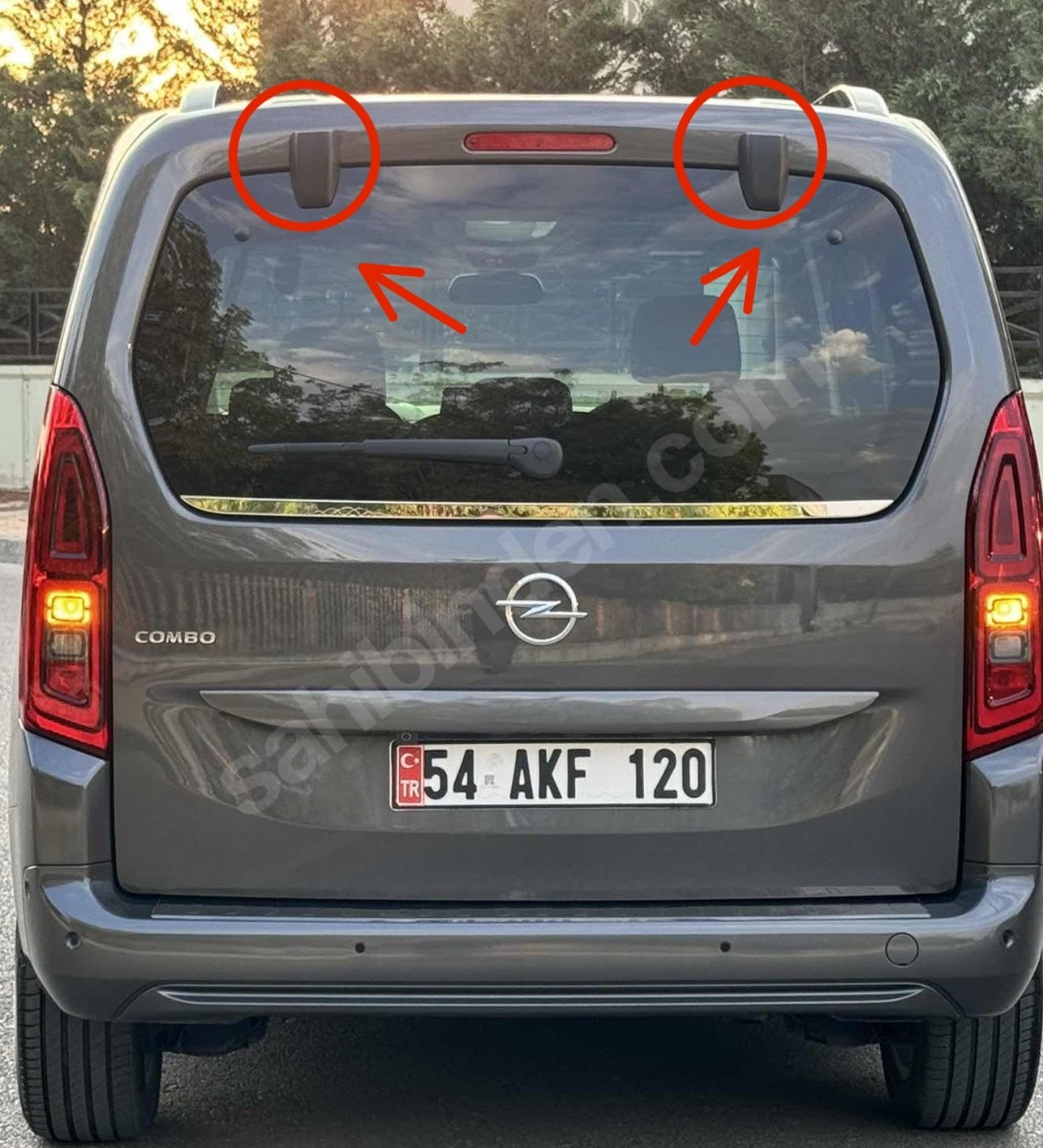 Opel Combo Uyumlu Arka Bagaj Menteşe Kapağı