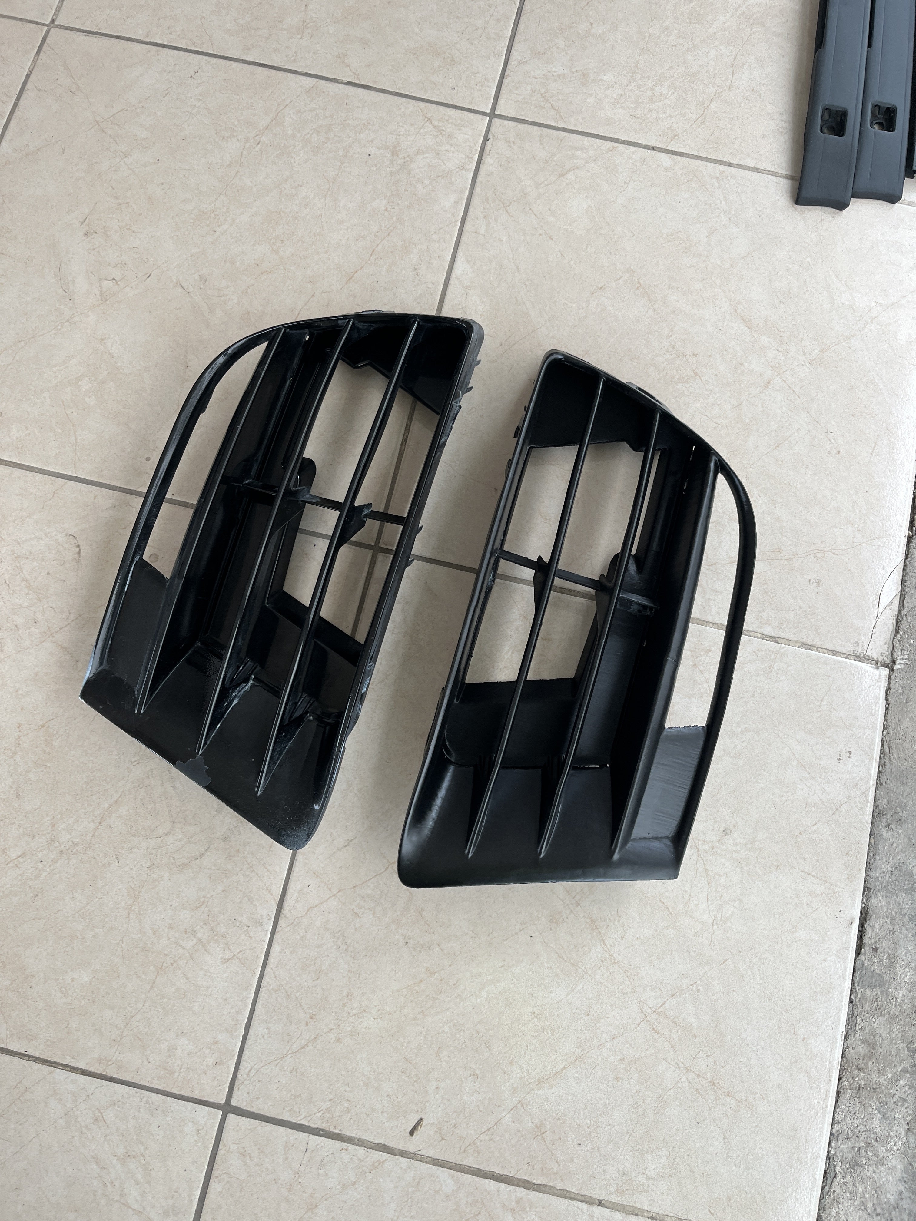 Volkswagen Scirocco R Uyumlu Tampon Sis Farı Çerçevesi