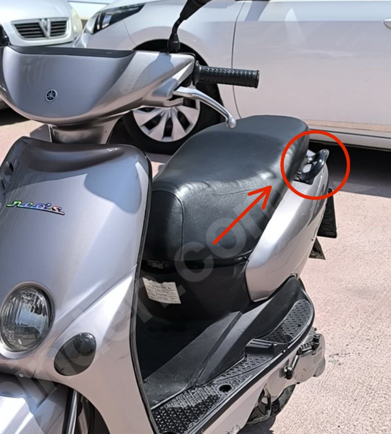 Yamaha Neos Uyumlu Arka Tutamak