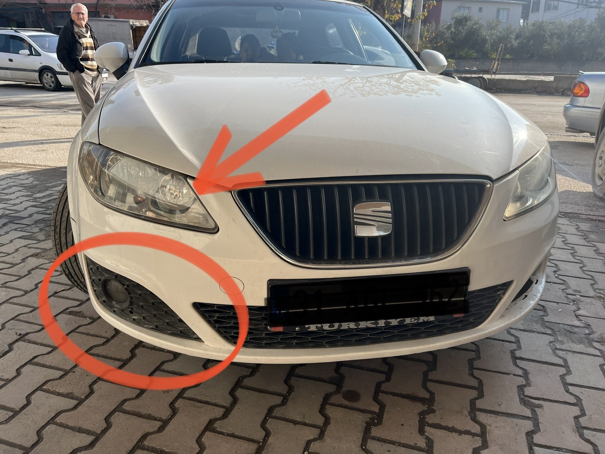 Seat Exeo Sis Farı Çerçevesi