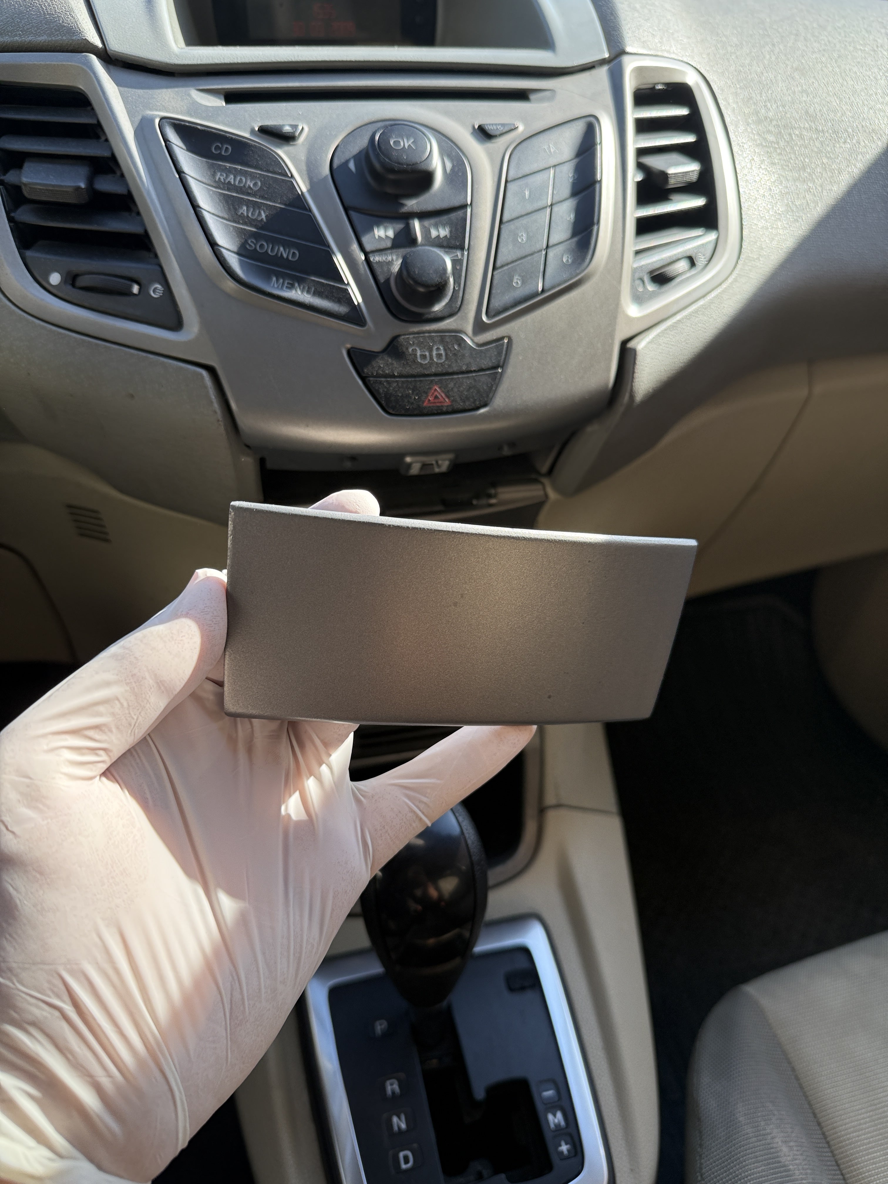 Ford Fiesta MK7 MK8 Uyumlu Radio Ekran Alt Kapağı