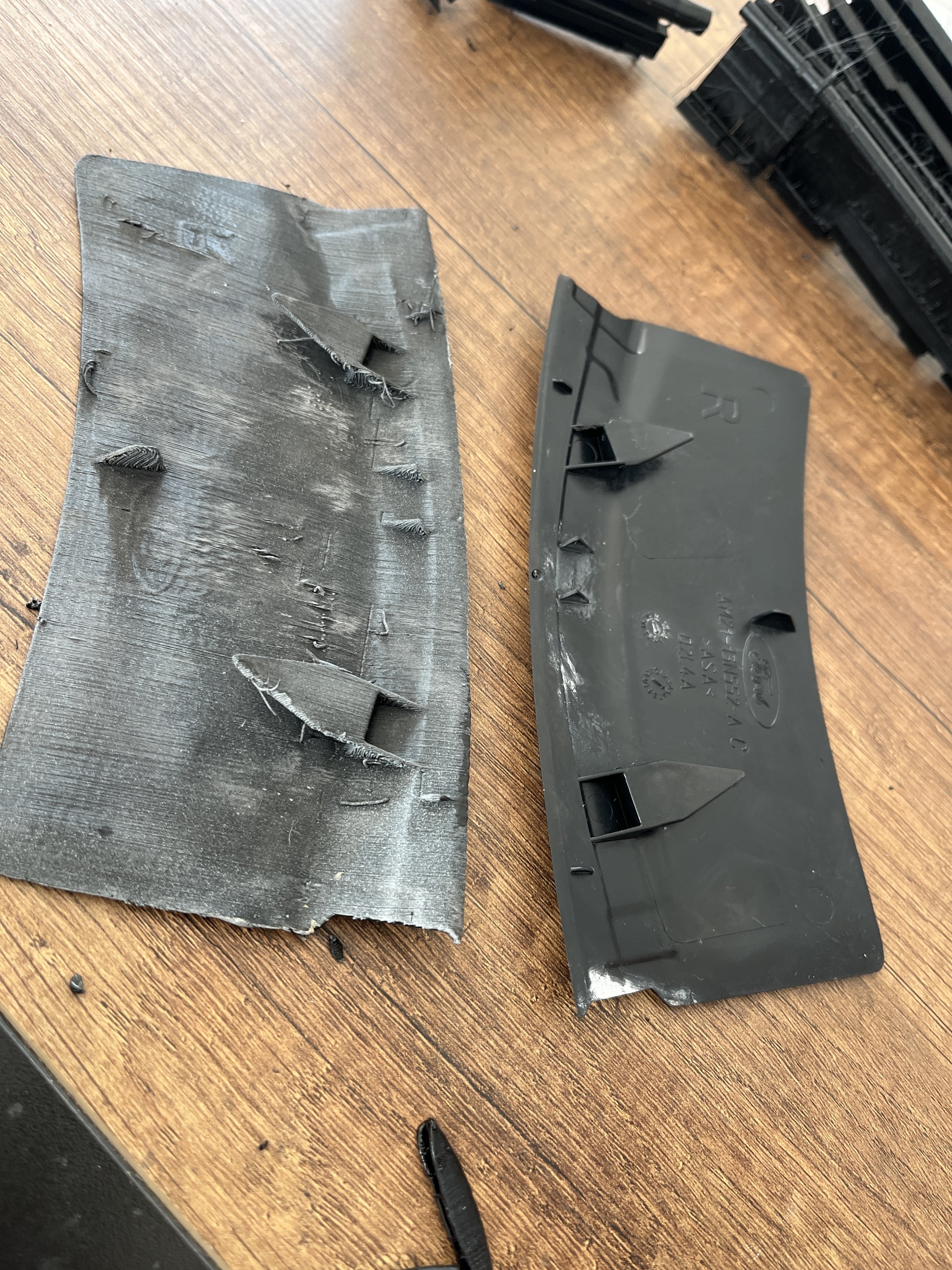 Ford C-Max Uyumlu Arka Stop Yan Kapağı