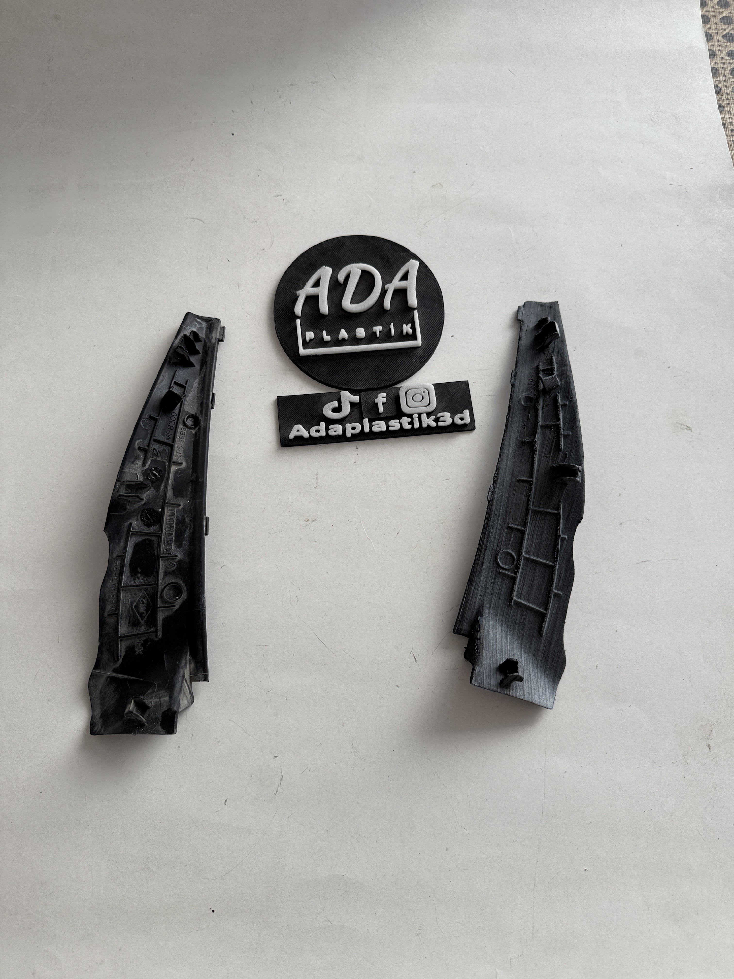 Renault Kangoo MK5 Uyumlu Ön Cam Köşe Izgarası