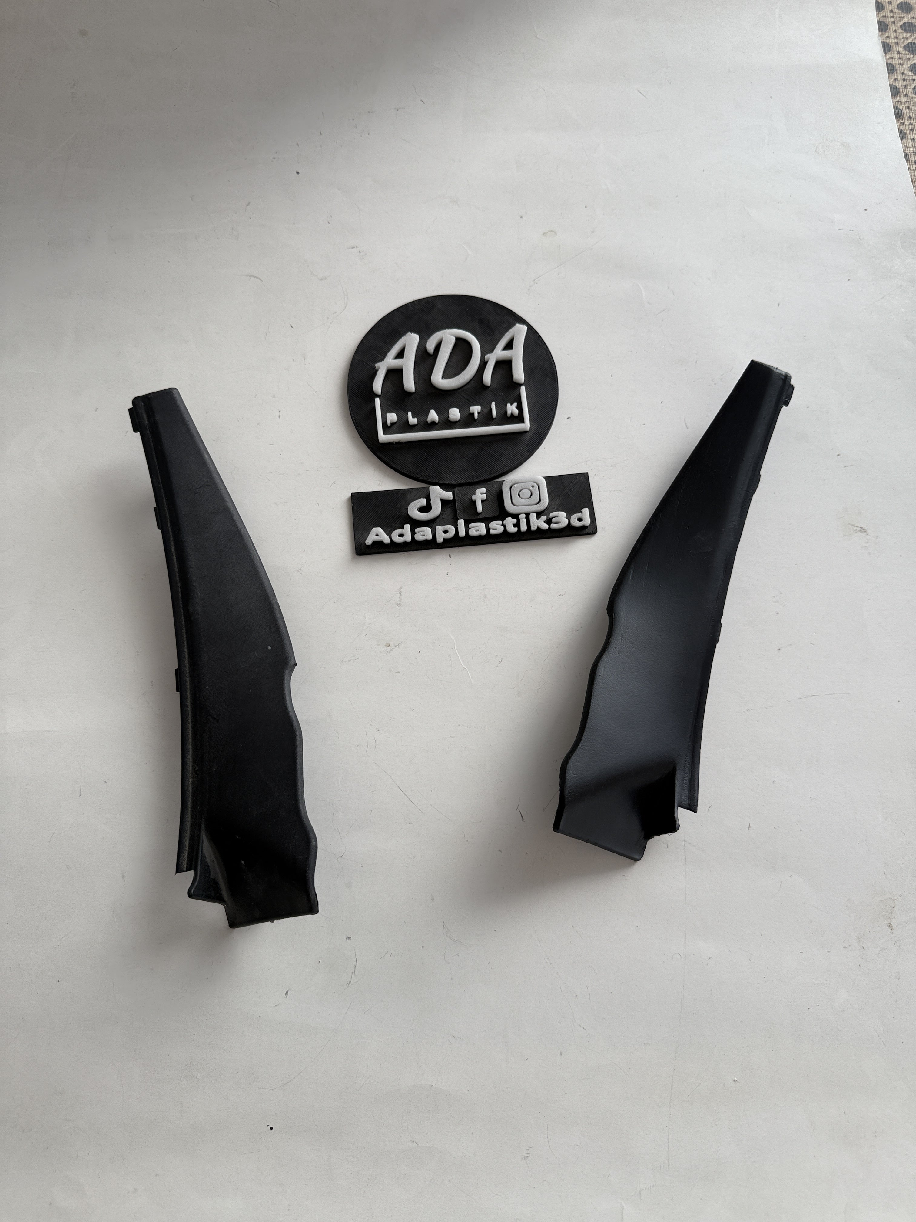 Renault Kangoo MK5 Uyumlu Ön Cam Köşe Izgarası