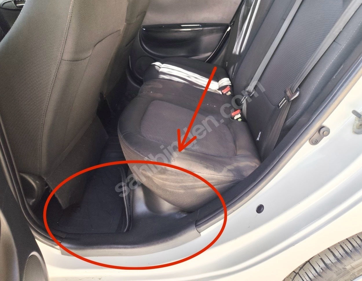 Hyundai i20 Uyumlu Arka Koltuk Yan Kapağı