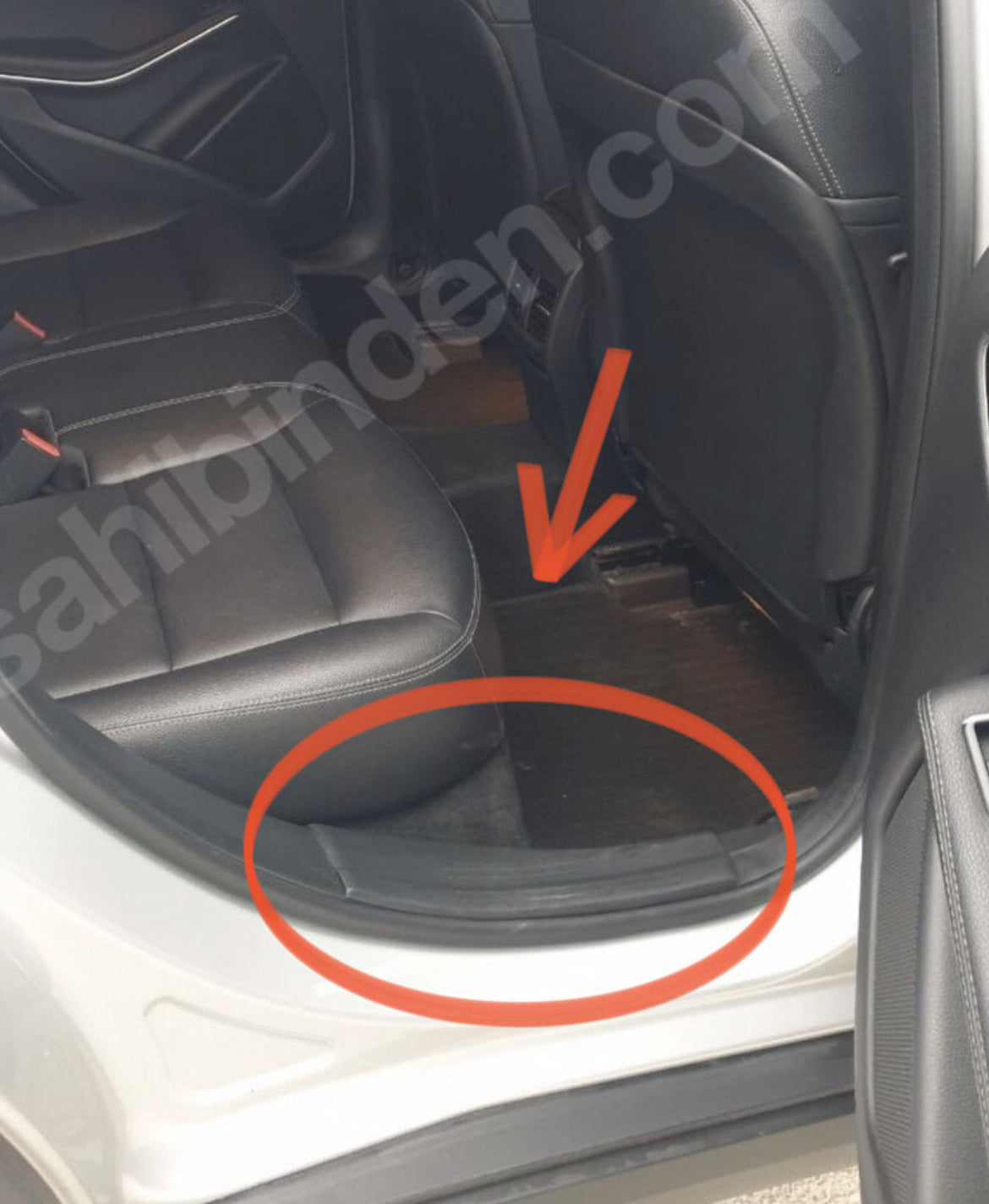 Mercedes Gla Uyumlu Arka Kapı İç Kapağı