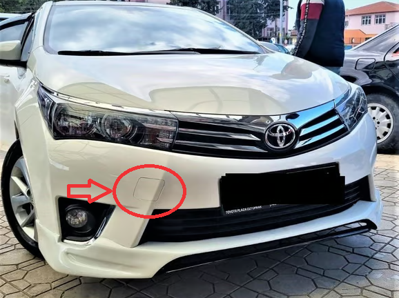 Toyota Corolla 2014-2016 Ön Tampon Çeki Demiri Kapağı