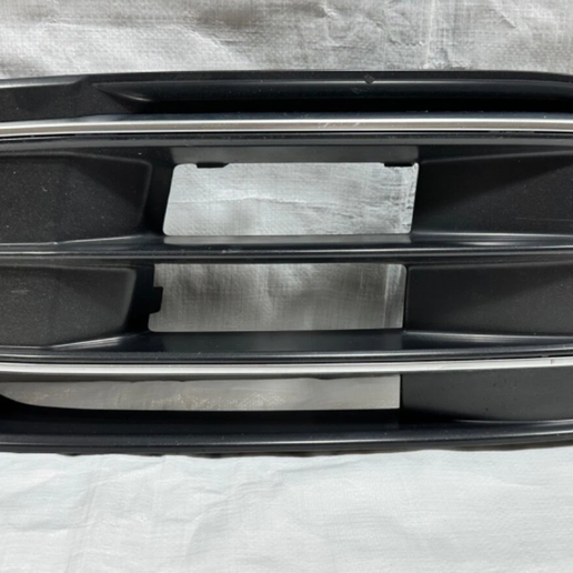 Audi Q5 Uyumlu Ön Tampon Farı Işıklı Gril Kapağı