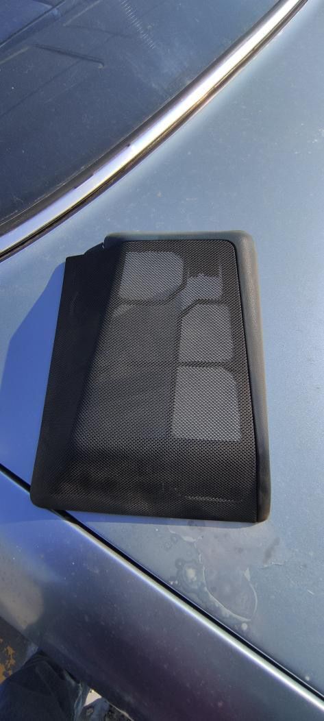 Mercedes W126 rear Uyumlu Arka Hoparlör Kapağı