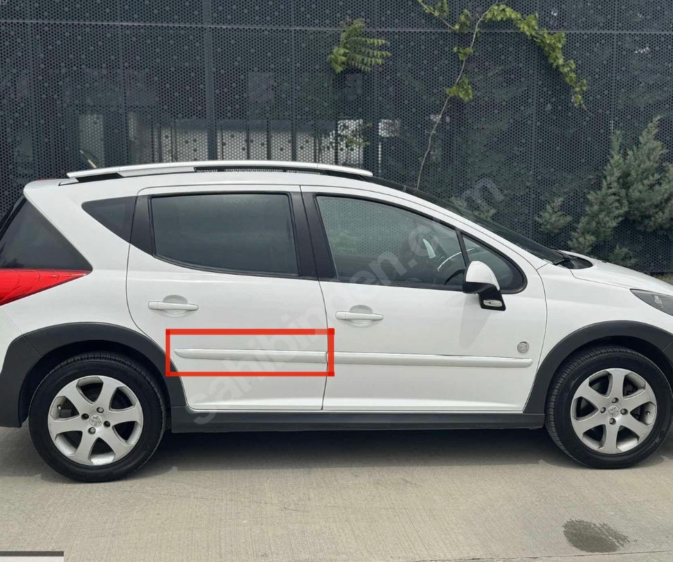 Peugeot 207 SW Station Wagon Uyumlu Arka Kapı Çıtası