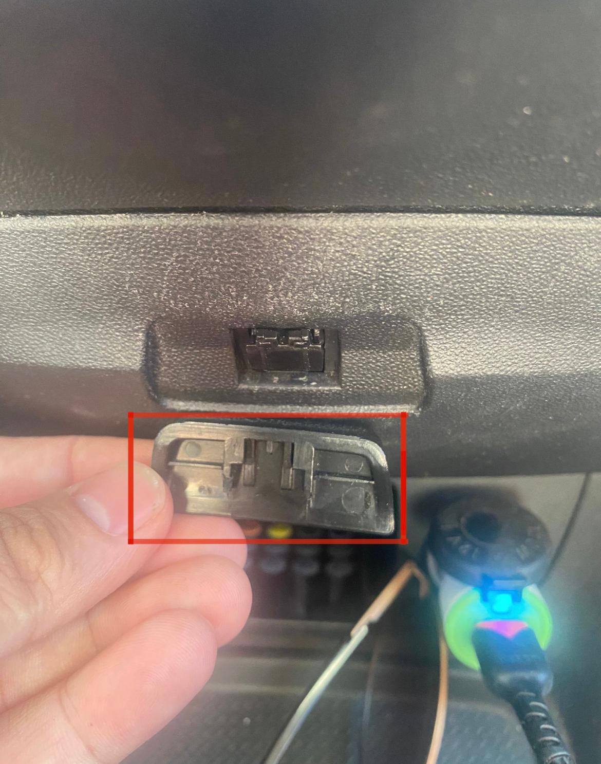 Hyundai Accent Era Uyumlu Küllük Kapağı