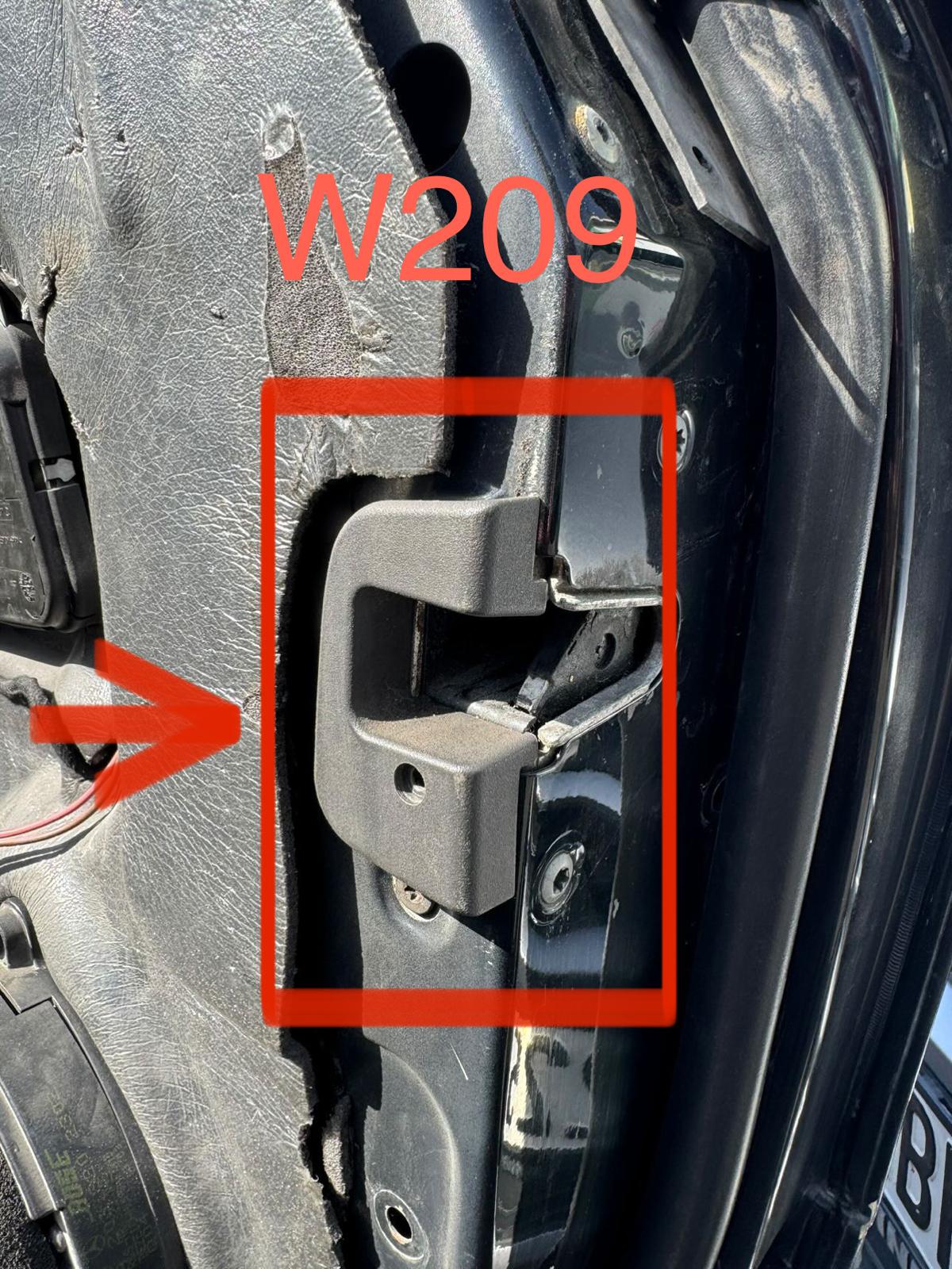 Mercedes W209 CLK 320 Uyumlu Kapı Kilit Yuvası