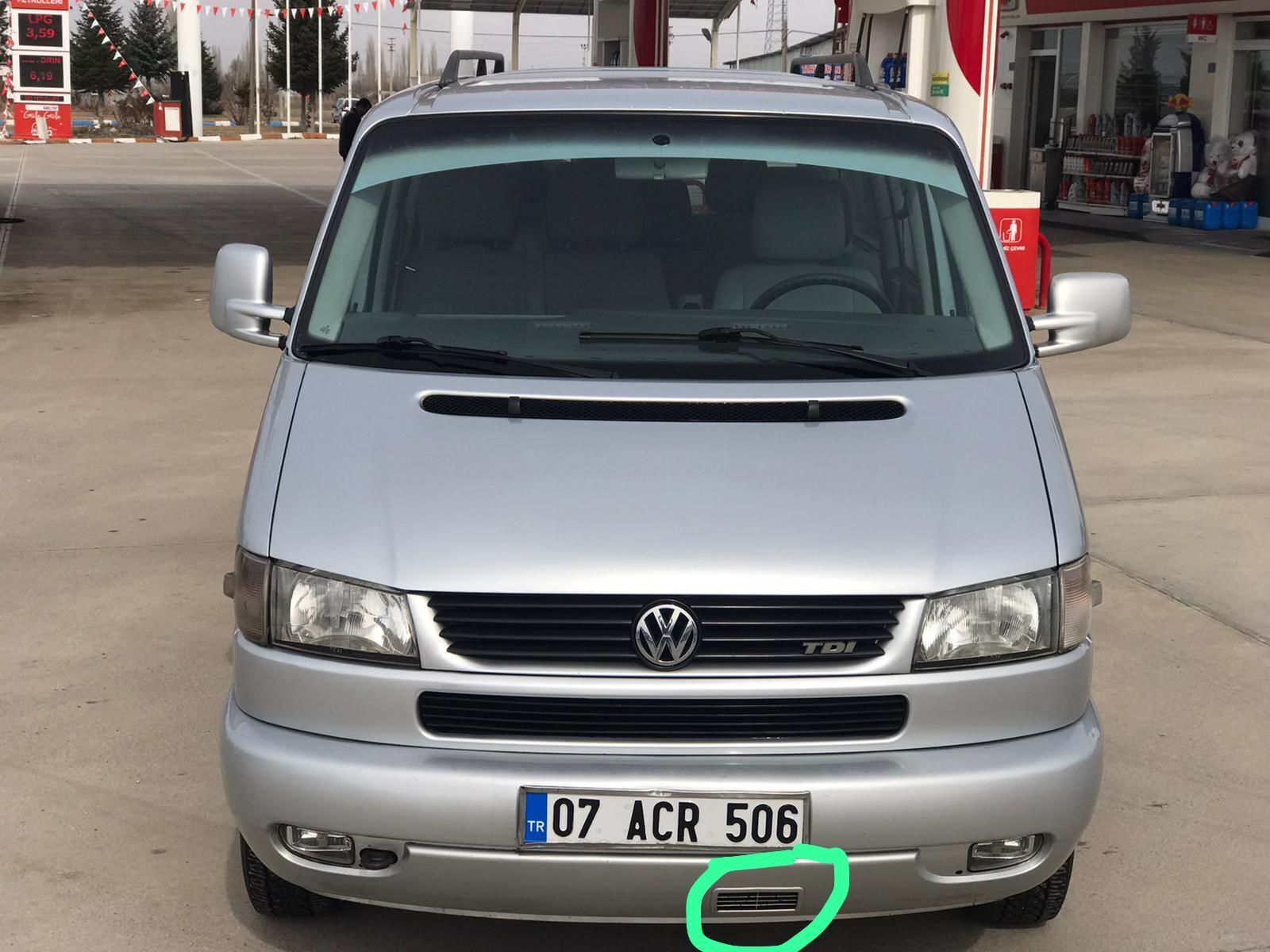 Volkswagen Transporter Caravelle Uyumlu Ön Tampon Havalandırma Izgarası